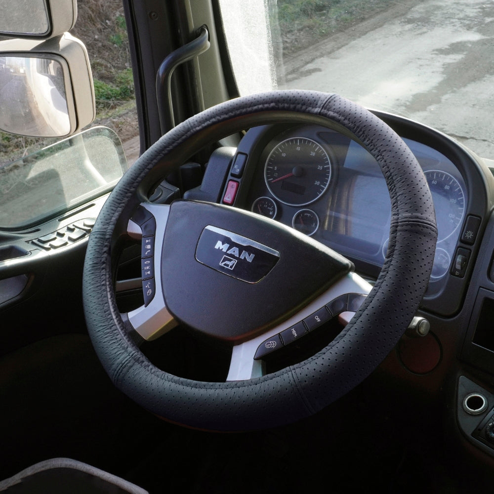 HUSA VOLAN PIELE NATURALA PERFORATA NEGRU 44-46 CM