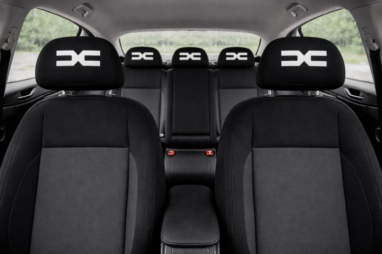 Set 5 huse tetiere negre, pentru gama auto DACIA NOU