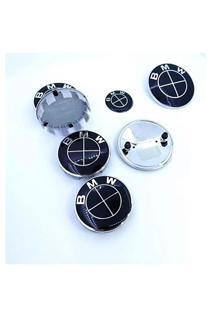 Set 7 piese embleme BMW, negru complet, capotă 82 mm, portbagaj 74 mm, capace roți 68 mm, logo volan