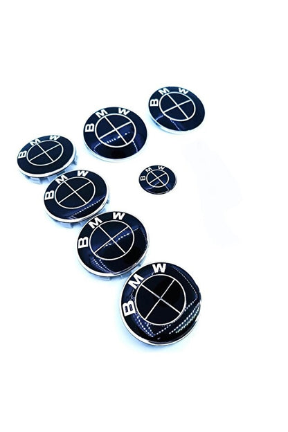 Set 7 piese embleme BMW, negru complet, capotă 82 mm, portbagaj 74 mm, capace roți 68 mm, logo volan