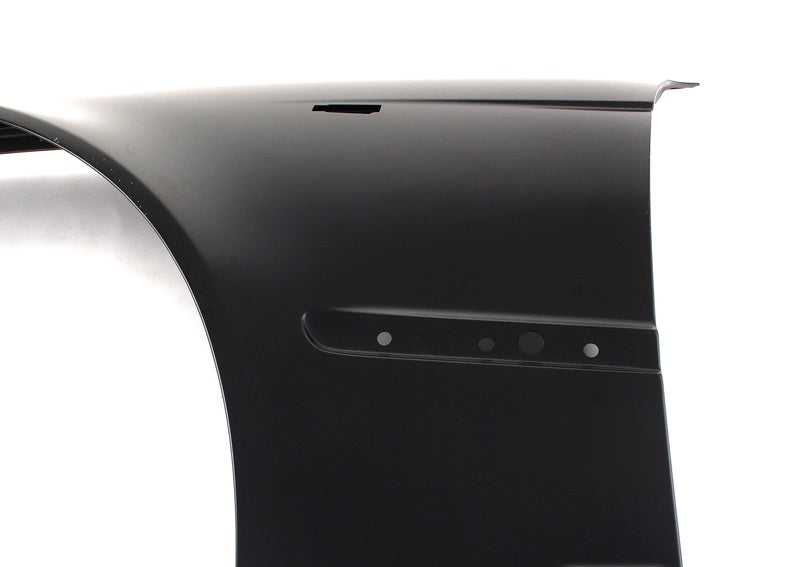 Aripa fata stanga BMW Seria 3 E46 2001-2005