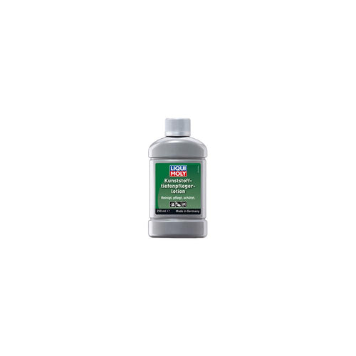 SOLUTIE INTRETINERE INTENSIVA A PLASTICULUI 250 ML