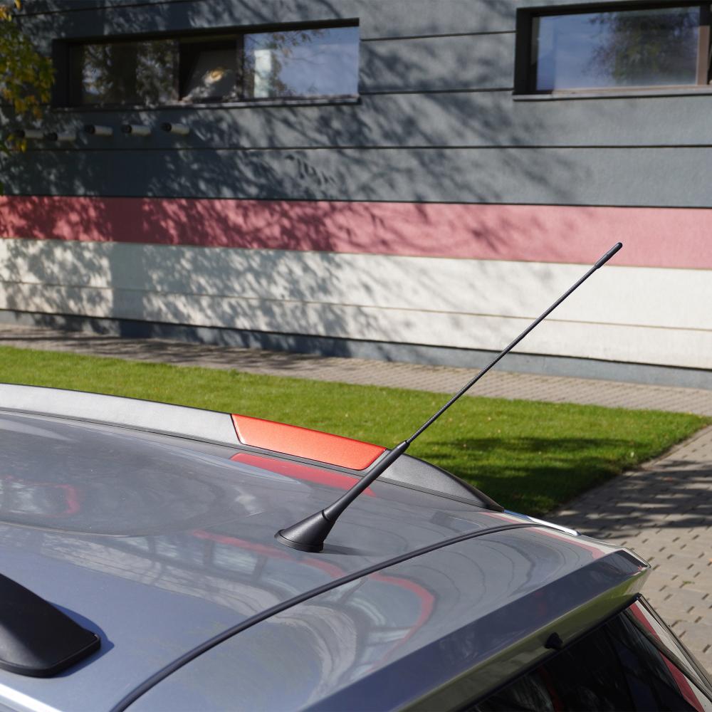 UNIVERZÁLIS AUTÓANTENNA 40CM