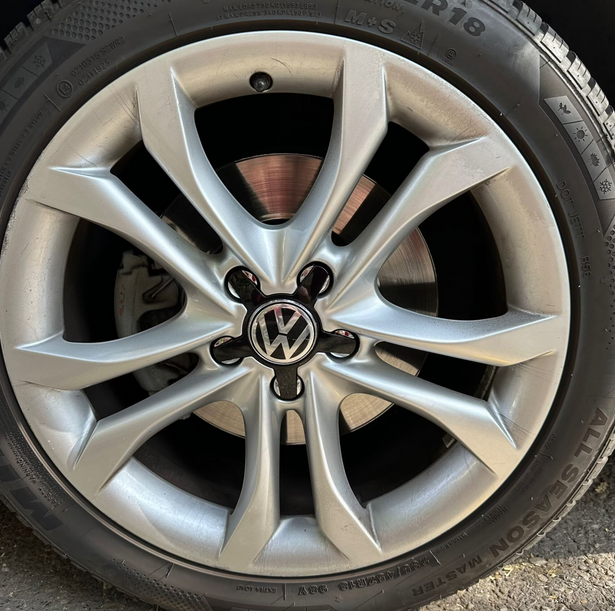Capac jantă aliaj Volkswagen VW 135mm, pentru jantă Audi 4F0601165N
