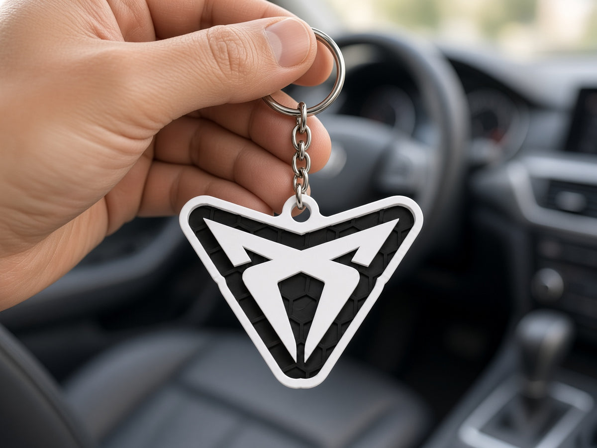 Breloc auto Cupra logo cu lanț și inel