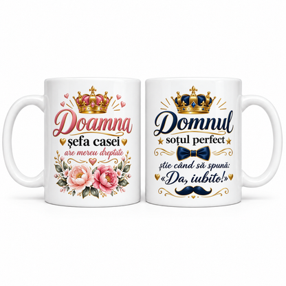 Set 2 căni cadou pentru cuplu Doamna șefa casei și Domnul soțul perfect, ceramică albă 330 ml