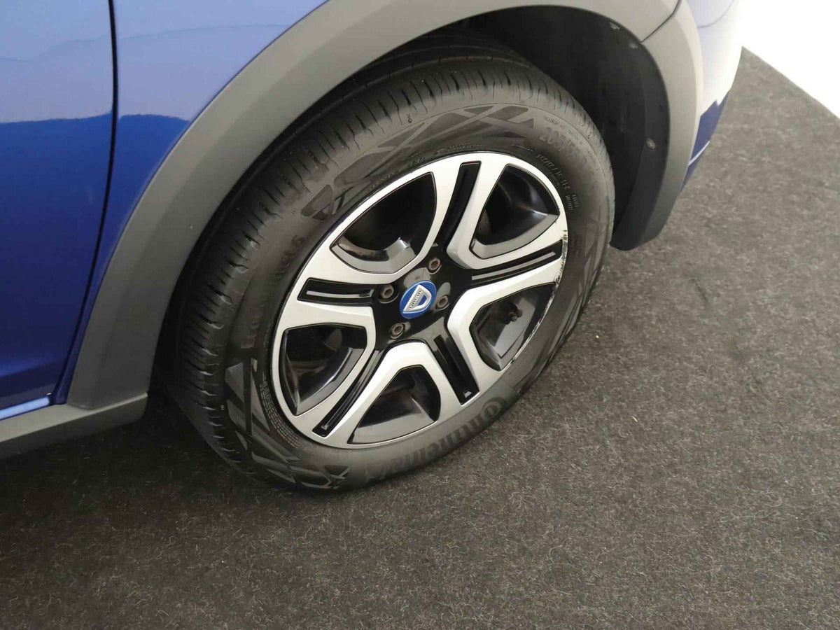 1 db eredeti Dacia Logan 16 hüvelykes (R16) Blue Motion Expression keréktárcsa sapka