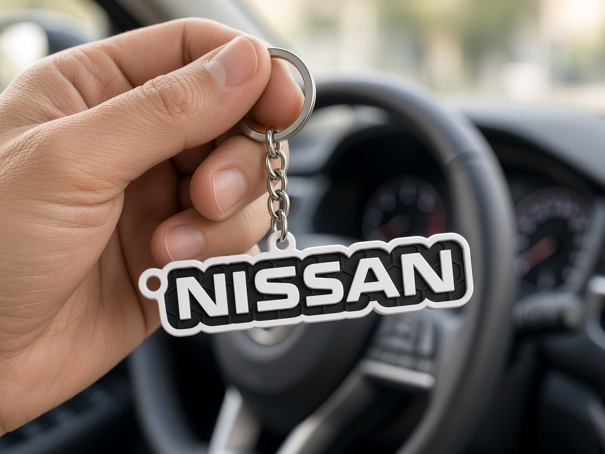 Breloc auto Nissan inscripție cu lanț și inel