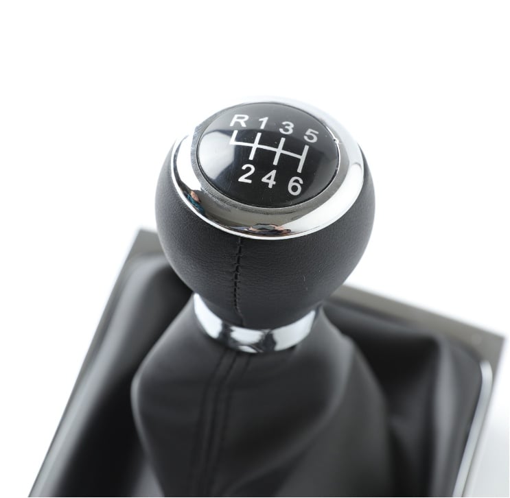 Váltógomb fekete műbőr hüvellyel, Vw Passat B6 2005-2010 modellhez, 6 sebességes