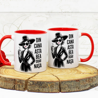 Set 2 cani haioase pentru Nas si Nasa, cu ilustratie „Din cana asta bea doar Nasu/Nasa”, interior rosu si negru, cadou personalizat nunta si botez, ceramica 330ml