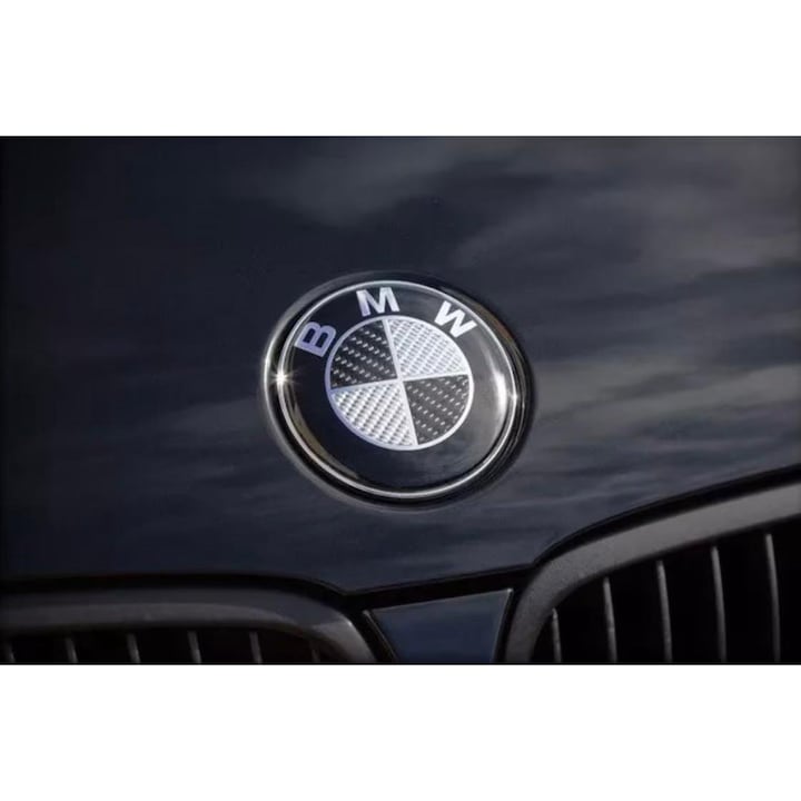 Emblema BMW capota/portbagaj, 82mm, negru+carbon