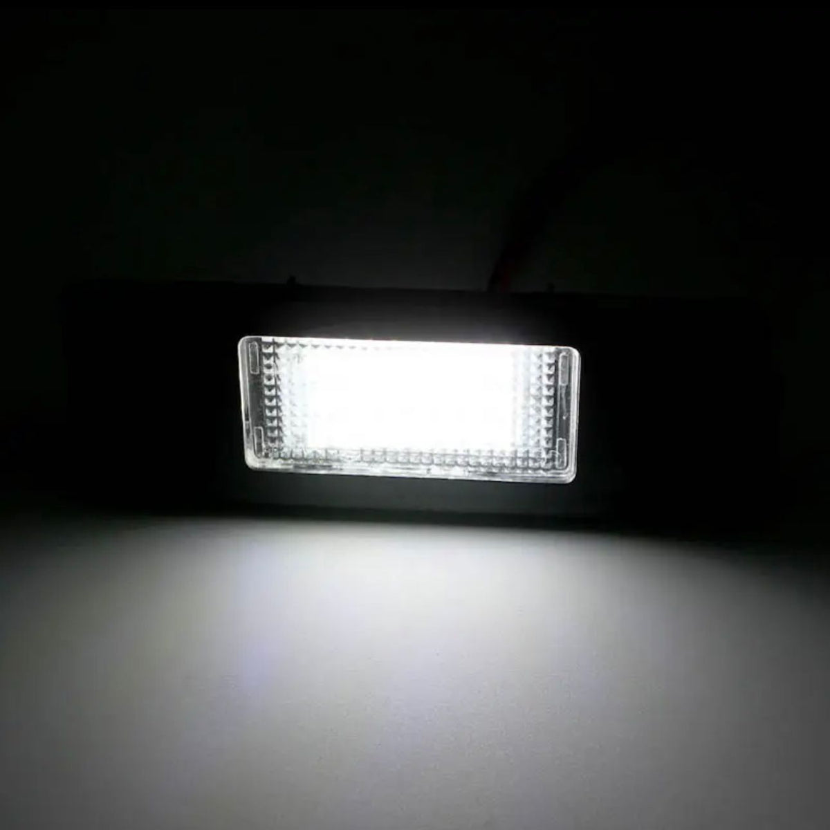 Set de 2 lampi numar LED BMW seria 1 E81, E87, F20, F21, Z4 E85, X2 F39, X4 G02, Seria 6 E63, Mini R55
