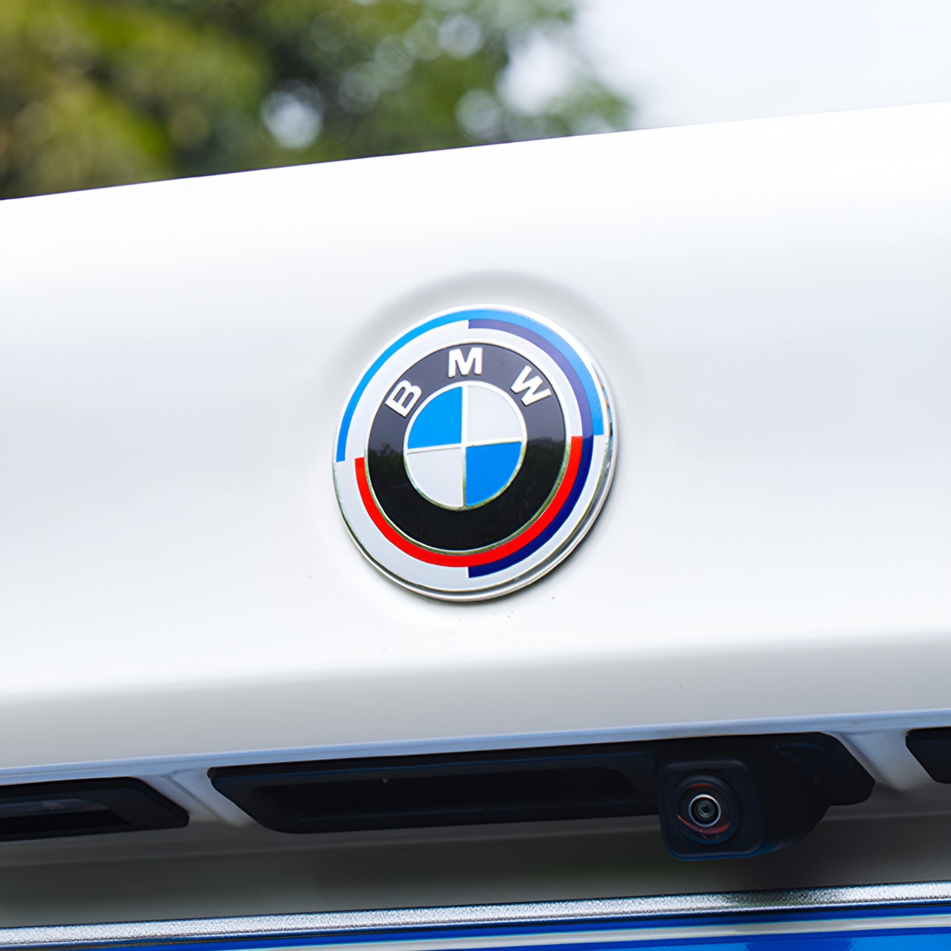 2 buc 82 mm editie a 50-a aniversare capota capota fata emblema rotund pentru insigna pentru BMW 1 3 5 M3 M4 Z4. (vine cu 4gromnet)