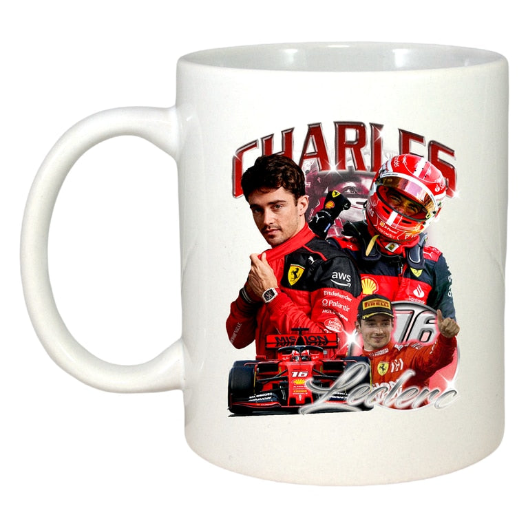 Cană portret Charles Leclerc Formula 1 costum Ferrari, Cri-Flo, Ceramică, 330 ml, Culoare Alb