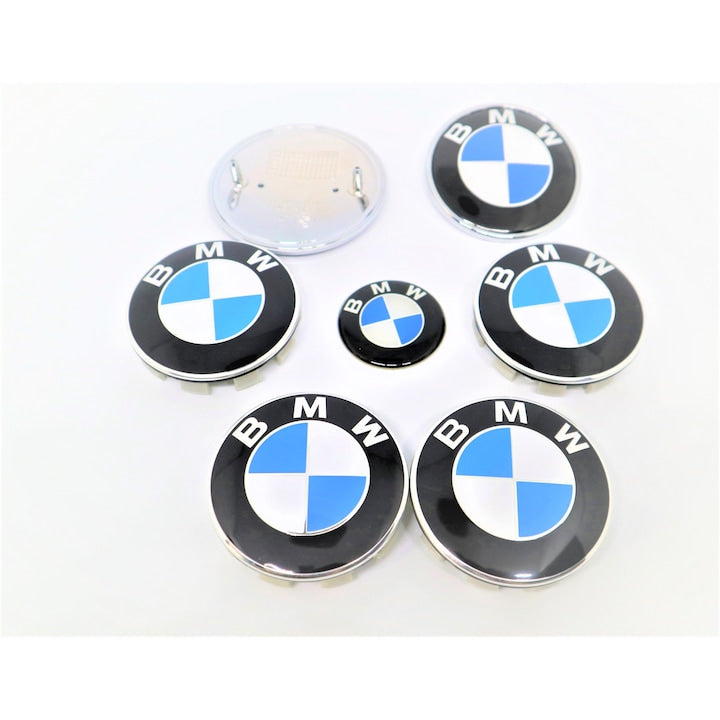 Set embleme BMW 7 piese, alb-albastru, capota/portbagaj 82/74 mm, jante 68mm, volan 44 mm, seria Seria (1,3,5,6,7, X1, X3, X5, X6, E46, E90, E60, F10, F30)