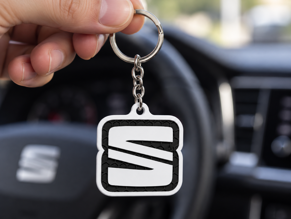 Breloc auto Seat logo cu lanț și inel
