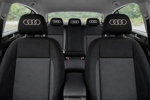 Set 2 huse tetiere negre, pentru gama auto AUDI