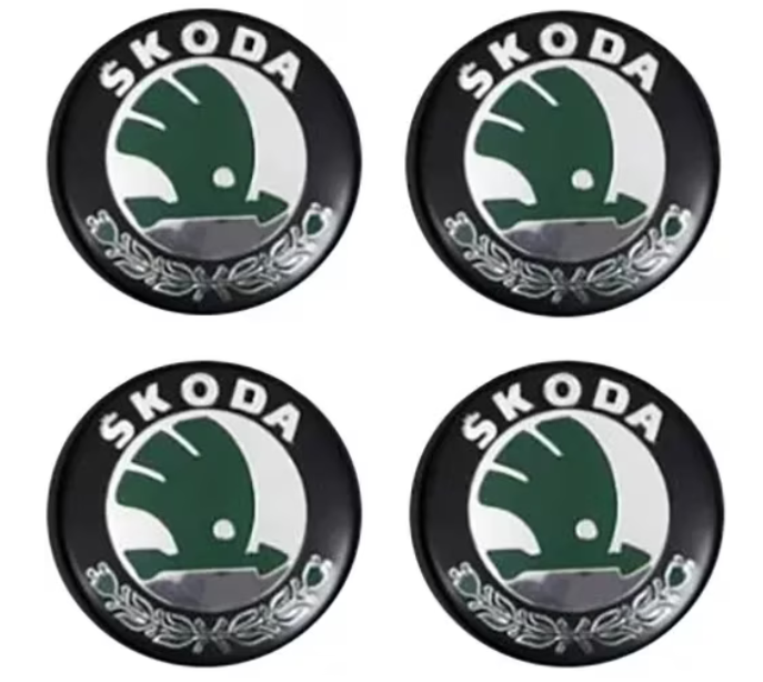 Комплект от 4 капачки за джанти Skoda, 52 мм вътрешен диаметър, 56 мм външен диаметър, ЧЕРЕН със ЗЕЛЕН