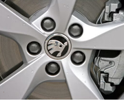 set 4 Capace Janta Aliaj Skoda 52MM Interior - 56MM Exterior Negru Cu Argintiu