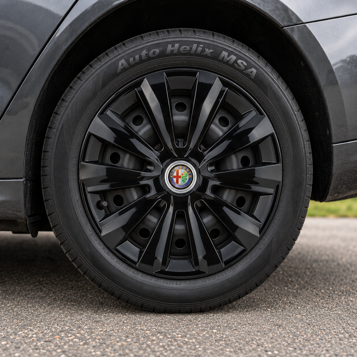 Set 4 Capace Roti, potrivite jantelor de R15, pentru Alfa Romeo, model delta negru