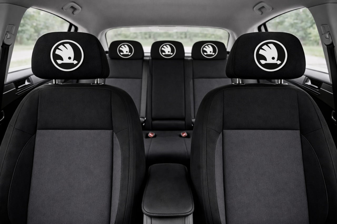 Set 5 huse tetiere negre, pentru gama auto SKODA NOU