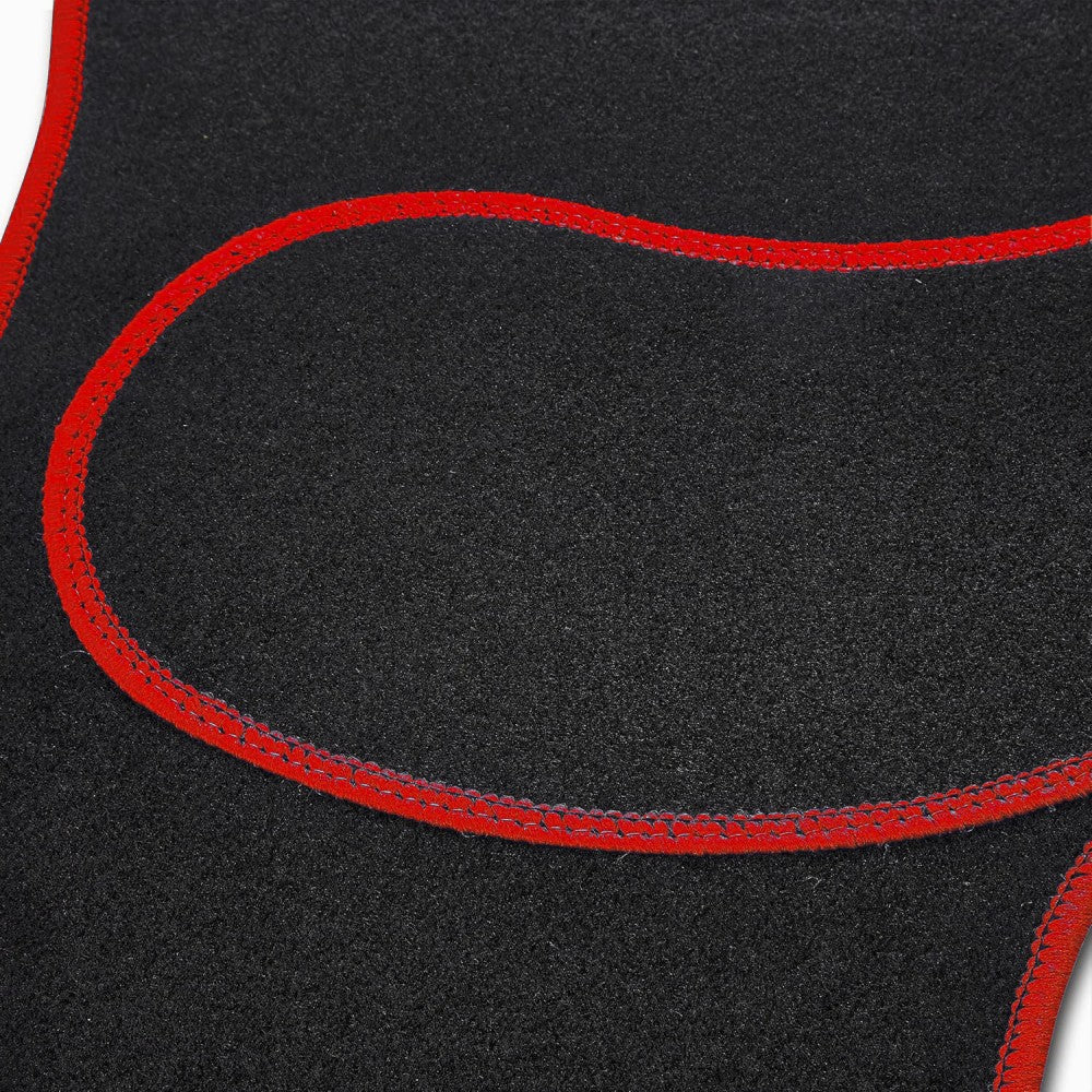 Set covorașe auto textile universale Carguard 64 x 44 cm | 44 x 29 cm - negru - roșu