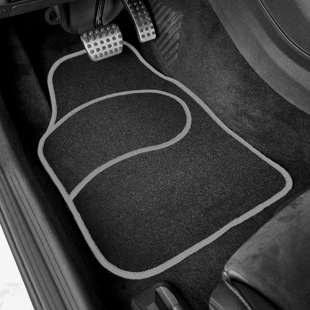 Set covorașe auto textile universale Carguard 64 x 44 cm | 44 x 29 cm - negru - gri