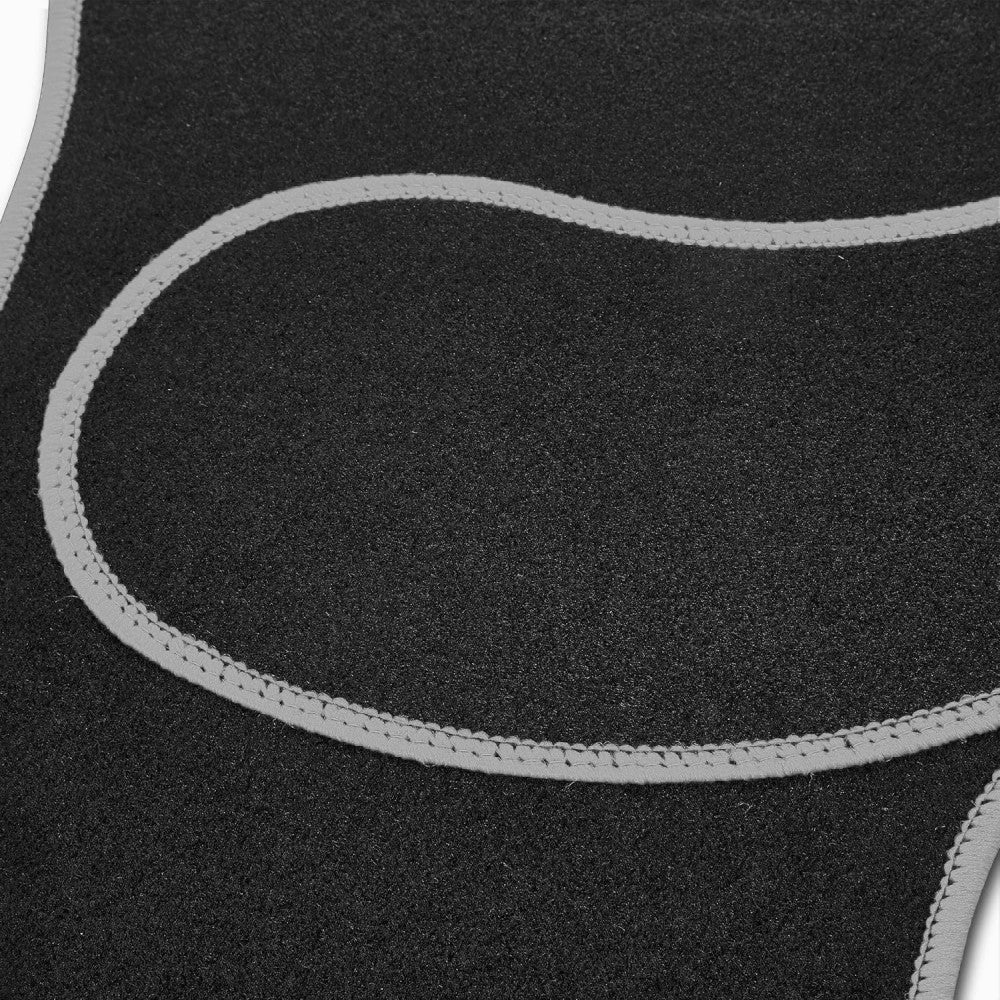 Set covorașe auto textile universale Carguard 64 x 44 cm | 44 x 29 cm - negru - gri