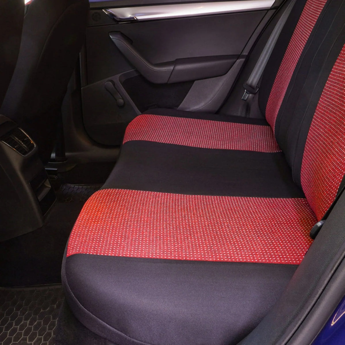 Set Huse Scaune Universale Racing, Rosu cu Negru Personalizate cu Audi