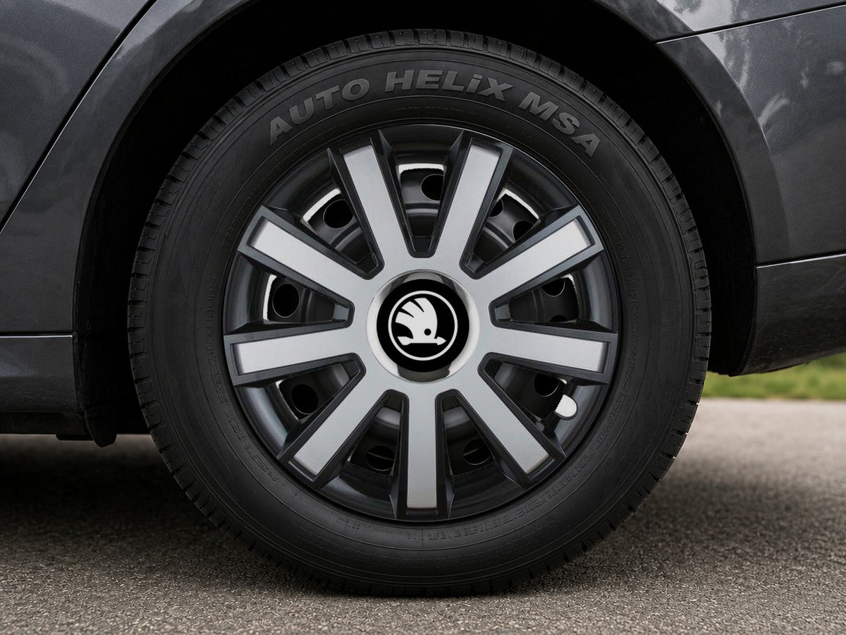 Set 4 capace roti Silver/black cu inel cromat R14 Compatibil Cu Skoda Nou
