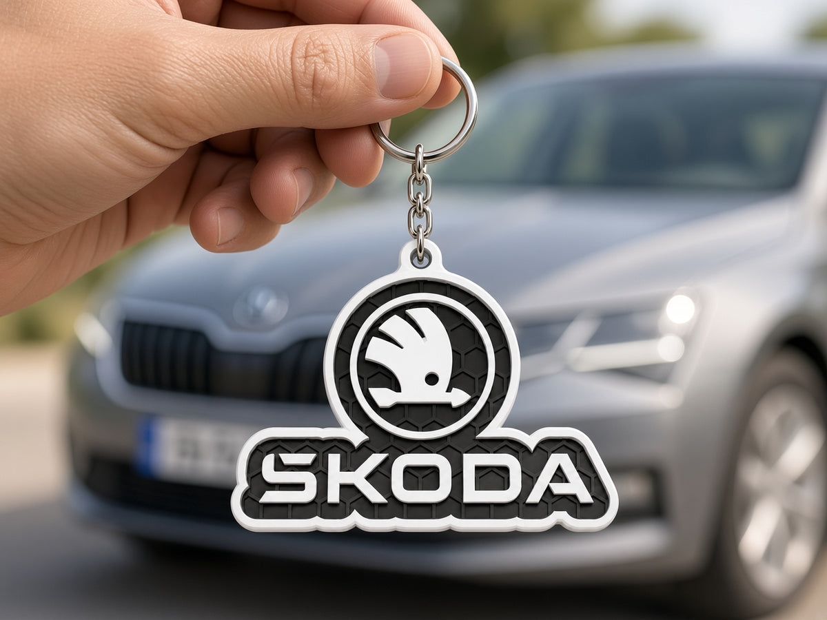 Breloc auto Skoda inscripție cu lanț și inel