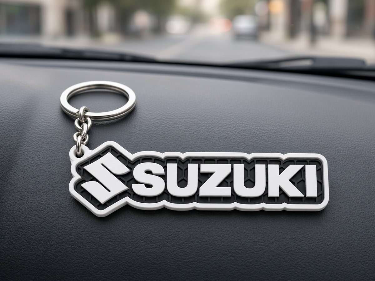 Breloc auto Suzuki inscripție cu lanț și inel
