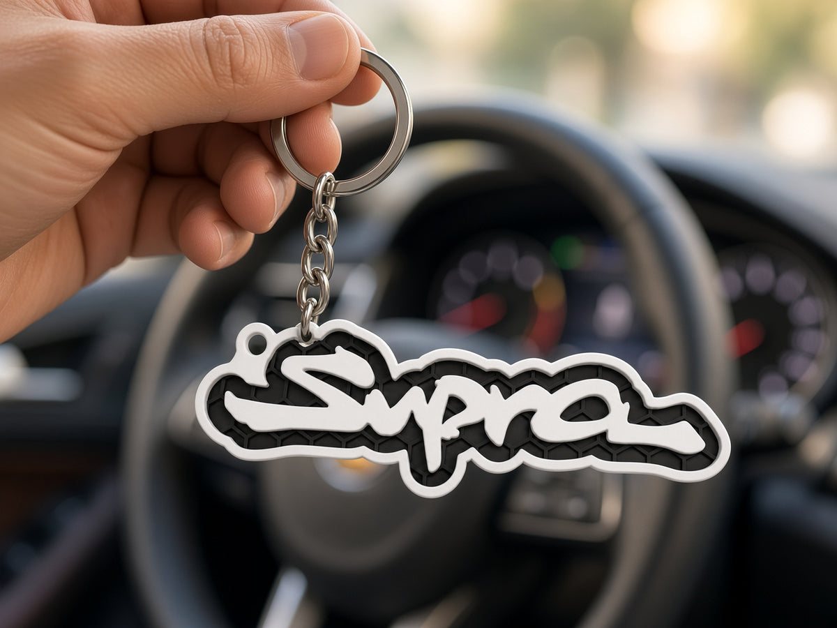 Breloc auto Toyota Supra cu lanț și inel