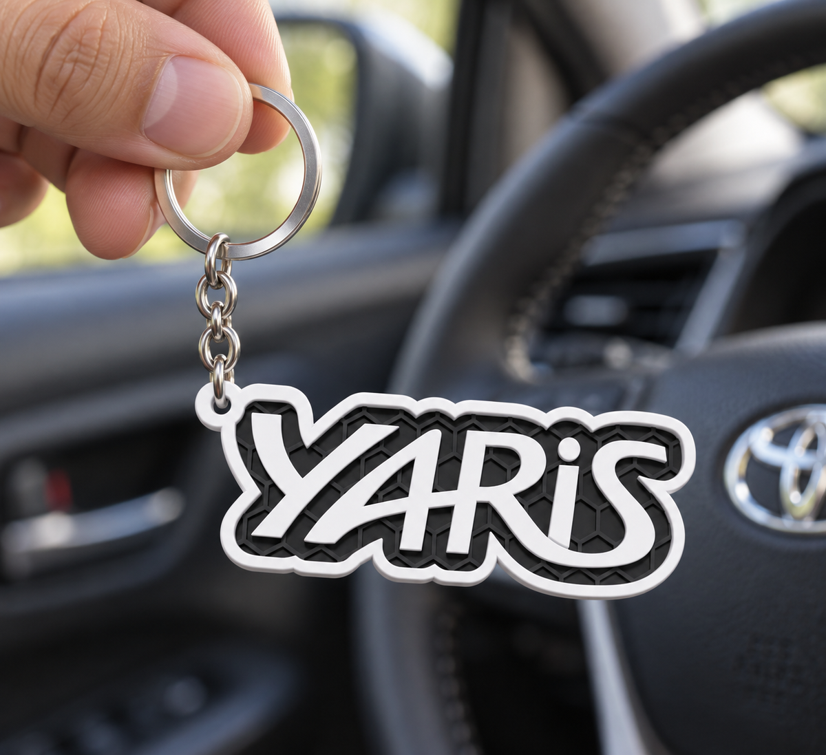 Breloc auto Toyota Yaris cu lanț și inel
